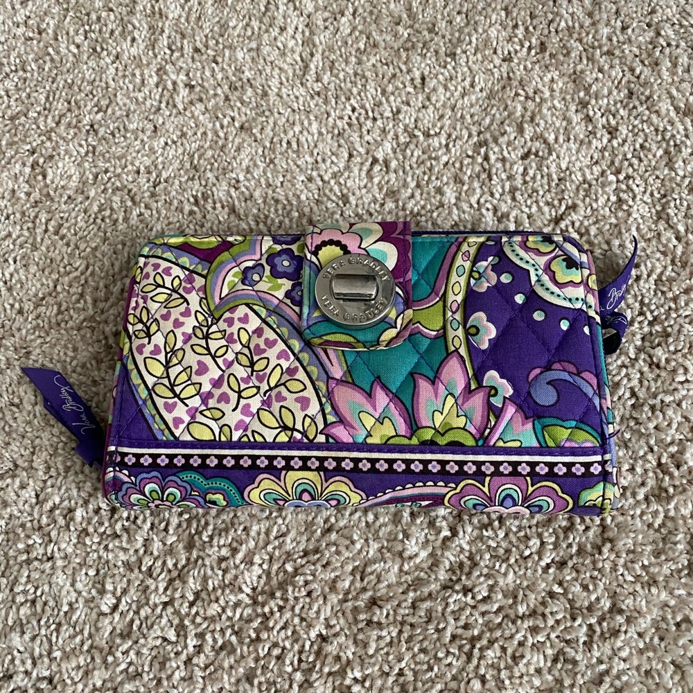 Vera Bradley zip wallet